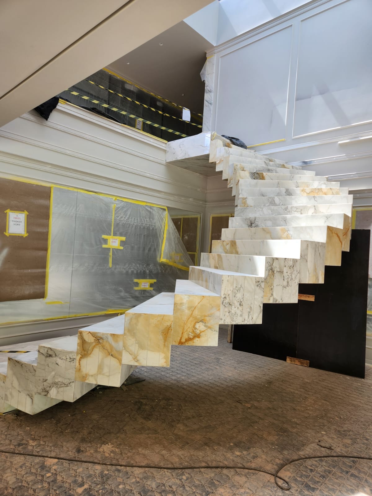 Escada QI 7 Lago Sul